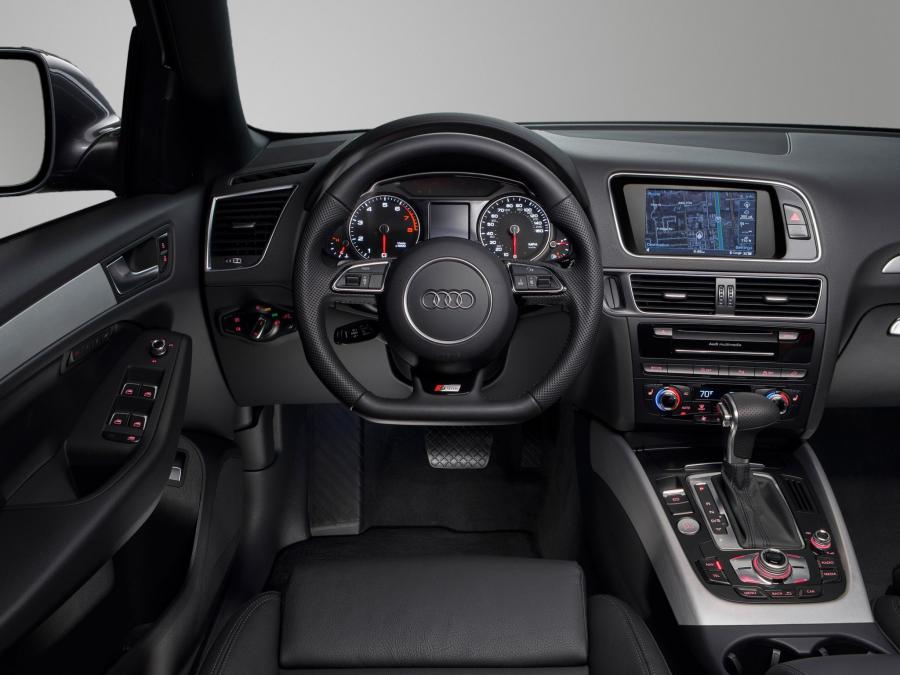 Торпедо Audi Q5 3.0T Quattro S-Line (8R) 2012 года  (NA) (фото 5 из 7)
